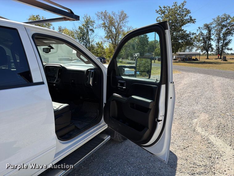 image for item FT6449 2017 Chevrolet Silverado 3500HD Crew Cab utility bed pickup truck