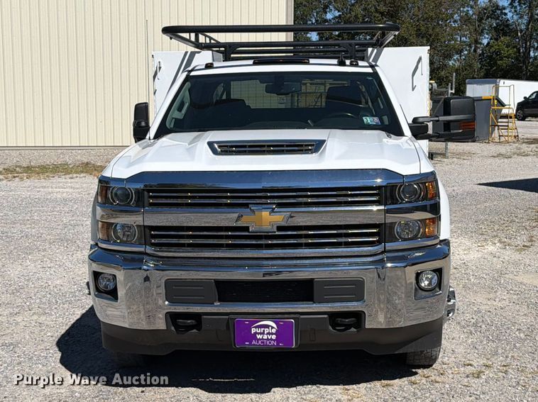 image for item FT6450 2018 Chevrolet Silverado 3500HD Crew Cab utility bed pickup truck