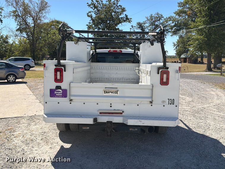image for item FT6450 2018 Chevrolet Silverado 3500HD Crew Cab utility bed pickup truck