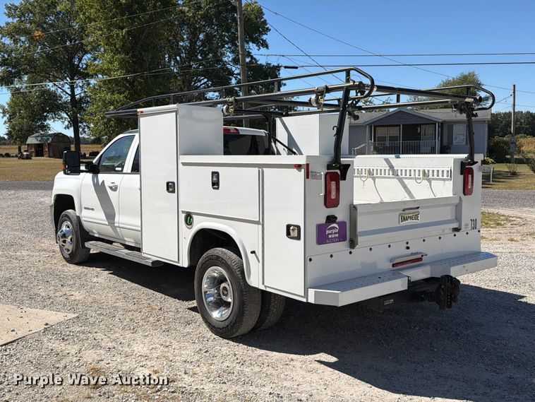 image for item FT6450 2018 Chevrolet Silverado 3500HD Crew Cab utility bed pickup truck