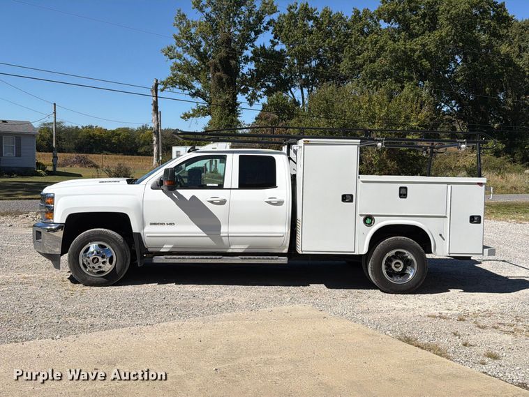 image for item FT6450 2018 Chevrolet Silverado 3500HD Crew Cab utility bed pickup truck