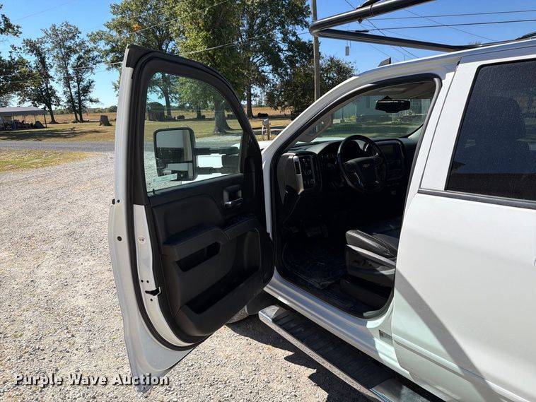 image for item FT6450 2018 Chevrolet Silverado 3500HD Crew Cab utility bed pickup truck