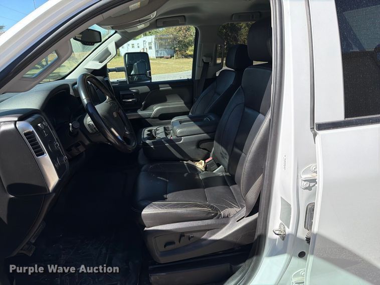 image for item FT6450 2018 Chevrolet Silverado 3500HD Crew Cab utility bed pickup truck