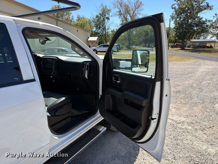 image for item FT6450 2018 Chevrolet Silverado 3500HD Crew Cab utility bed pickup truck
