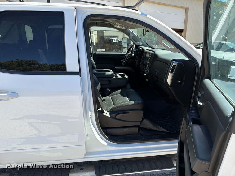 image for item FT6450 2018 Chevrolet Silverado 3500HD Crew Cab utility bed pickup truck