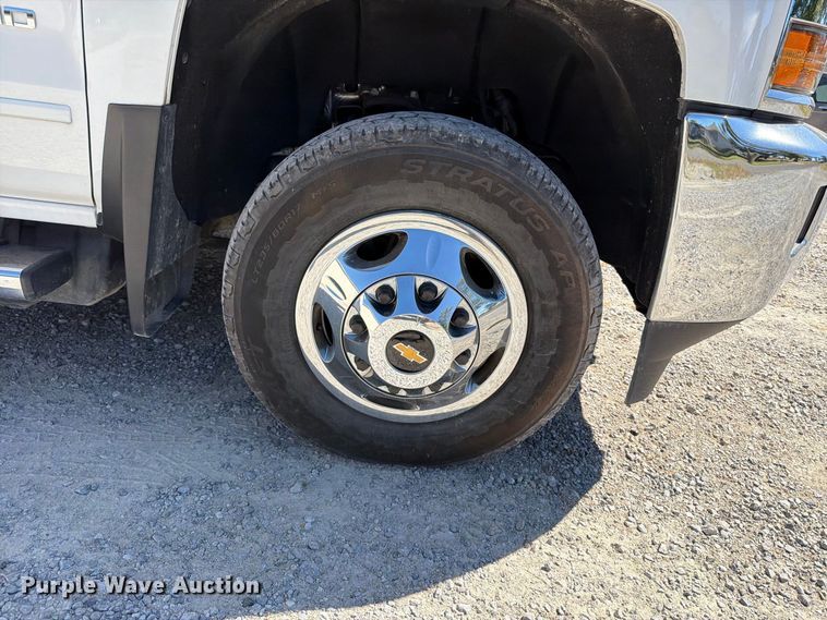 image for item FT6450 2018 Chevrolet Silverado 3500HD Crew Cab utility bed pickup truck