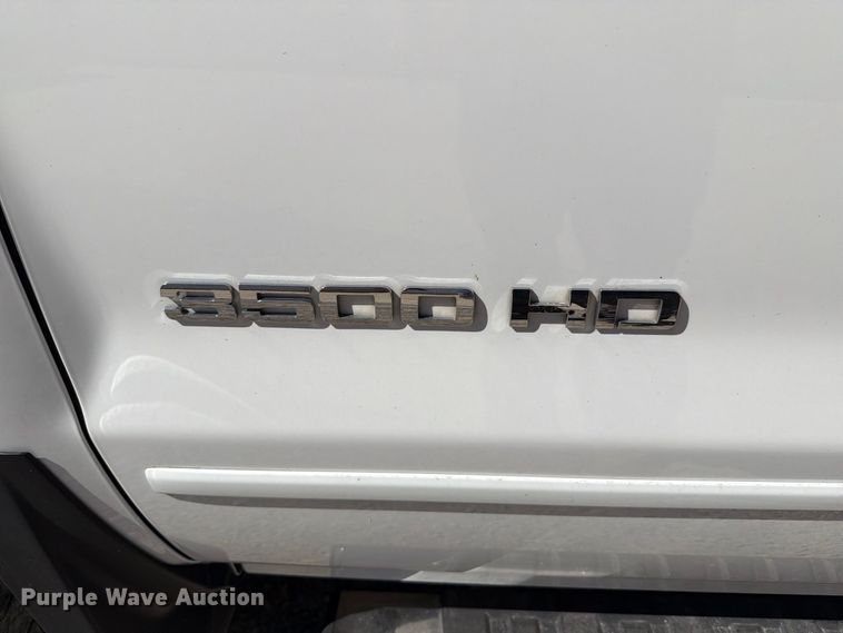 image for item FT6450 2018 Chevrolet Silverado 3500HD Crew Cab utility bed pickup truck