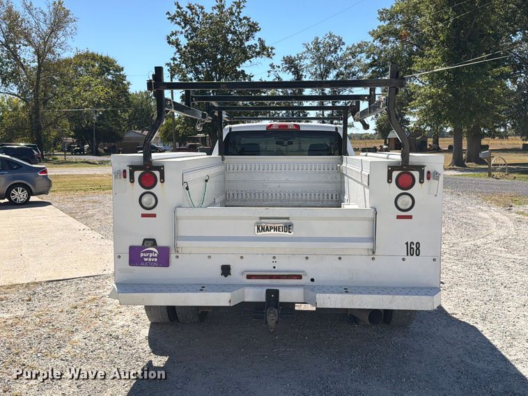 image for item FT6454 2017 Chevrolet Silverado 3500HD Crew Cab utility bed pickup truck