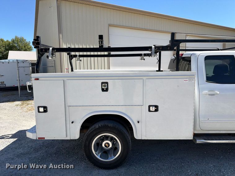 image for item FT6454 2017 Chevrolet Silverado 3500HD Crew Cab utility bed pickup truck