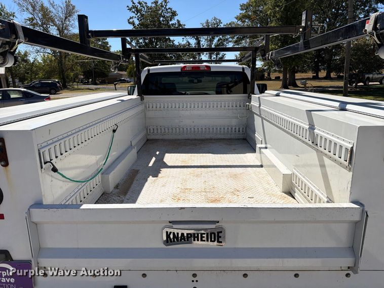 image for item FT6454 2017 Chevrolet Silverado 3500HD Crew Cab utility bed pickup truck