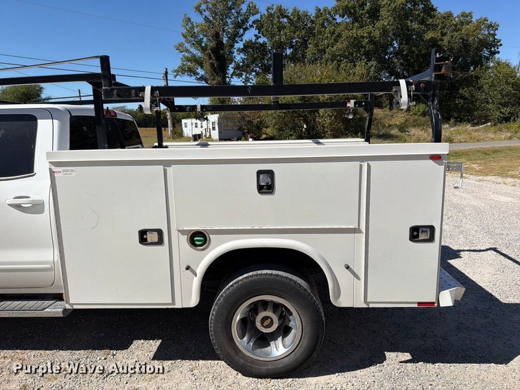 image for item FT6454 2017 Chevrolet Silverado 3500HD Crew Cab utility bed pickup truck