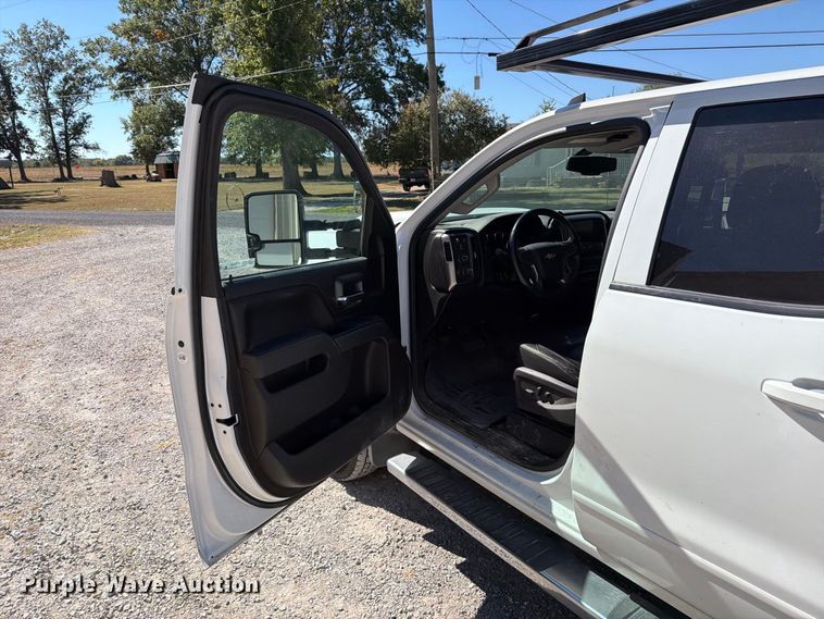 image for item FT6454 2017 Chevrolet Silverado 3500HD Crew Cab utility bed pickup truck