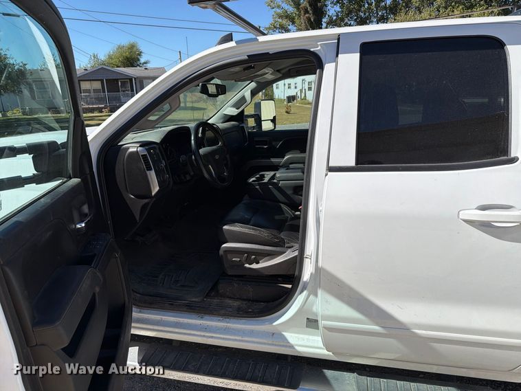 image for item FT6454 2017 Chevrolet Silverado 3500HD Crew Cab utility bed pickup truck