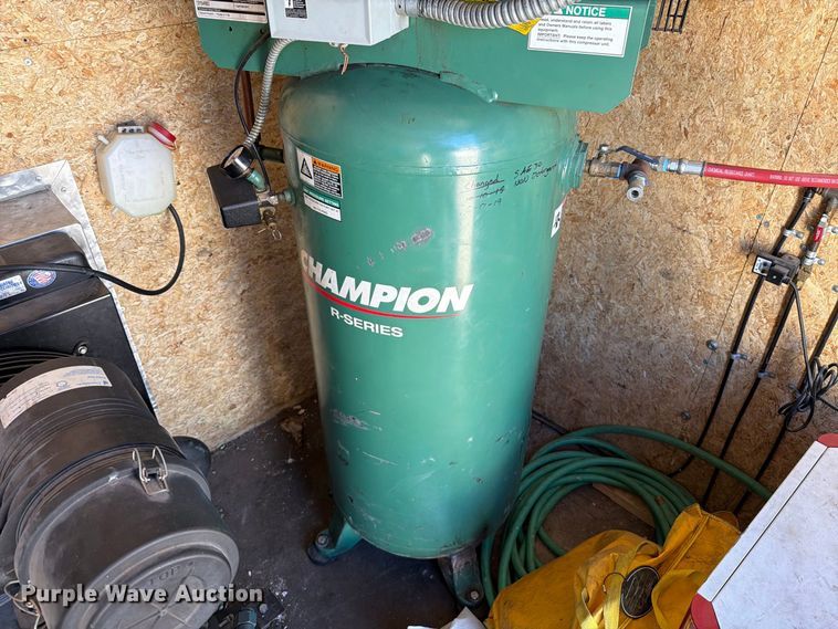image for item FT6456 2017 LGS Trailers LOOK spray foam trailer 