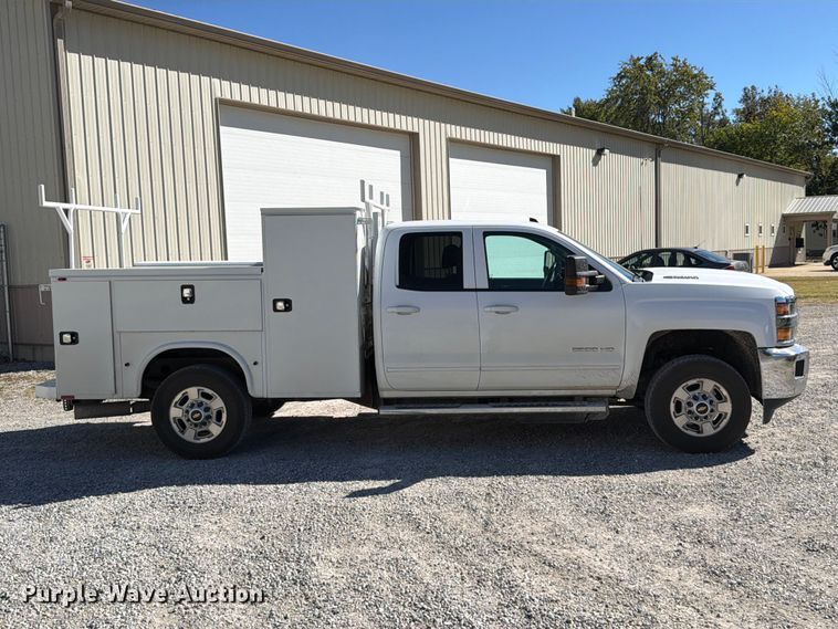 image for item FT6458 2017 Chevrolet Silverado 2500HD Crew Cab utility bed pickup truck