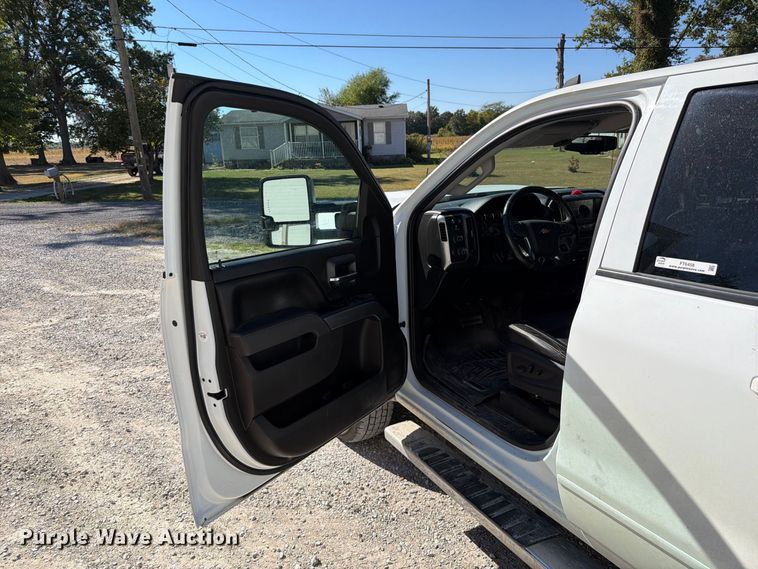 image for item FT6458 2017 Chevrolet Silverado 2500HD Crew Cab utility bed pickup truck