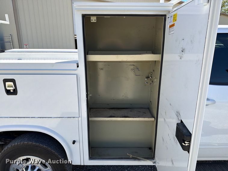 image for item FT6459 2017 Chevrolet Silverado 2500HD Crew Cab utility bed pickup truck