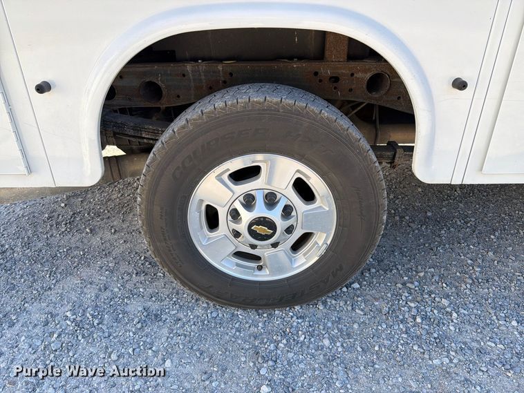 image for item FT6459 2017 Chevrolet Silverado 2500HD Crew Cab utility bed pickup truck