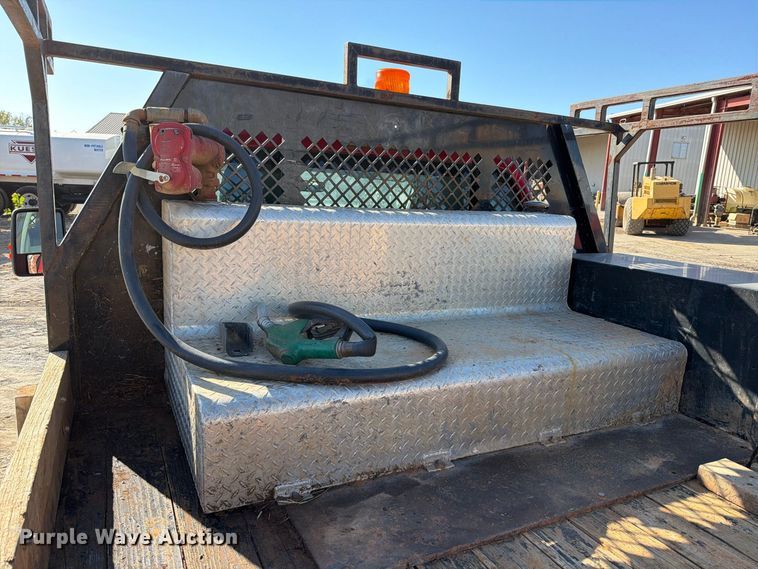 image for item FT6472 2011 Ford F550 Super Duty XL flatbed truck