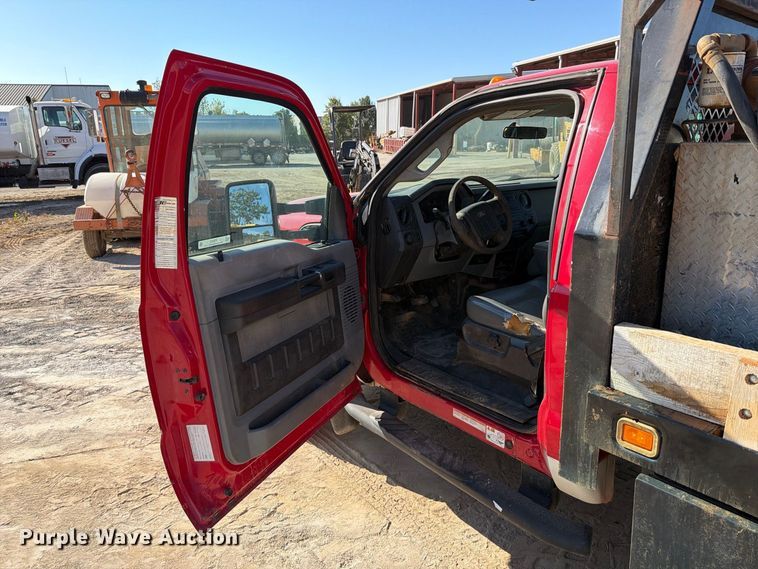 image for item FT6472 2011 Ford F550 Super Duty XL flatbed truck