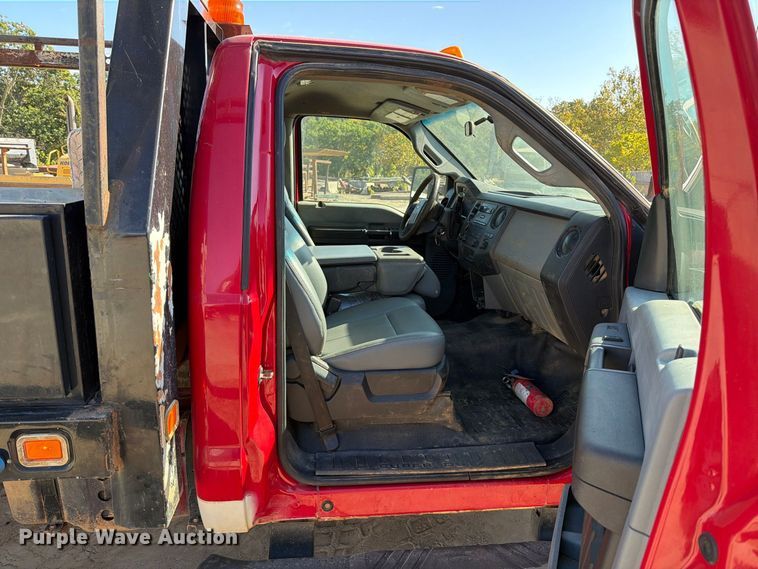 image for item FT6472 2011 Ford F550 Super Duty XL flatbed truck