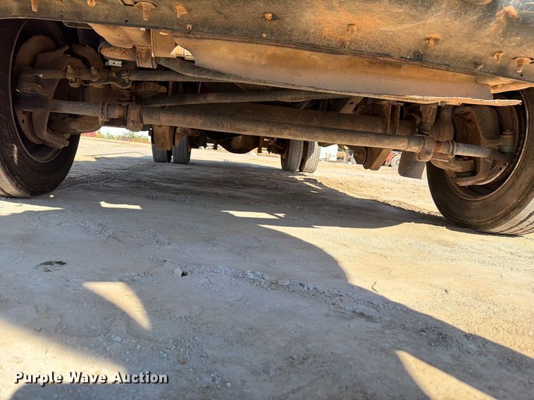image for item FT6472 2011 Ford F550 Super Duty XL flatbed truck