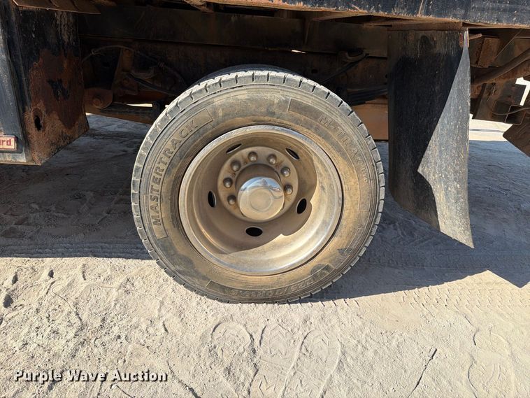 image for item FT6472 2011 Ford F550 Super Duty XL flatbed truck