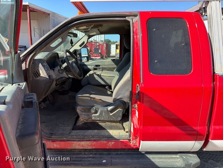 image for item FT6473 2016 Ford F250 Super Duty XLT Ext. Cab pickup truck