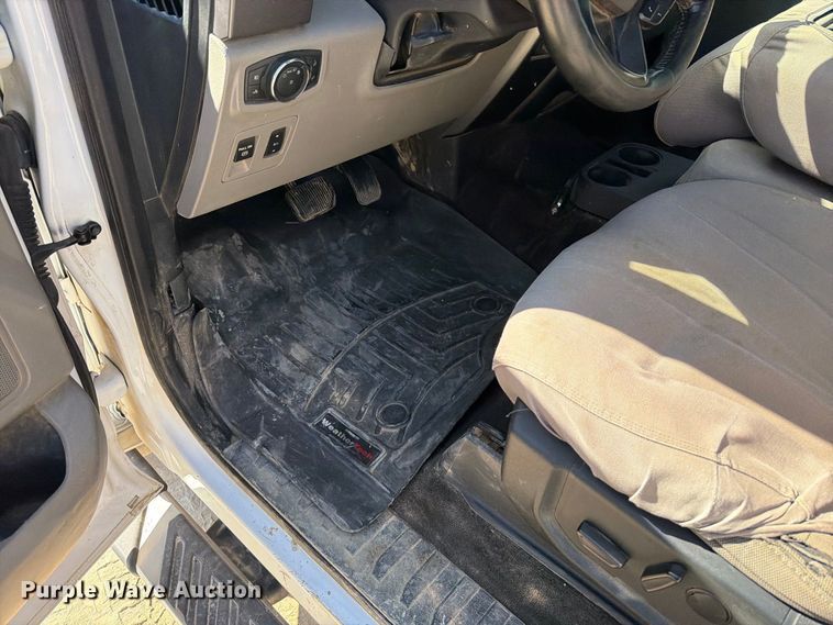 image for item FT6474 2019 Ford F-150 XLT Crew Cab pickup truck