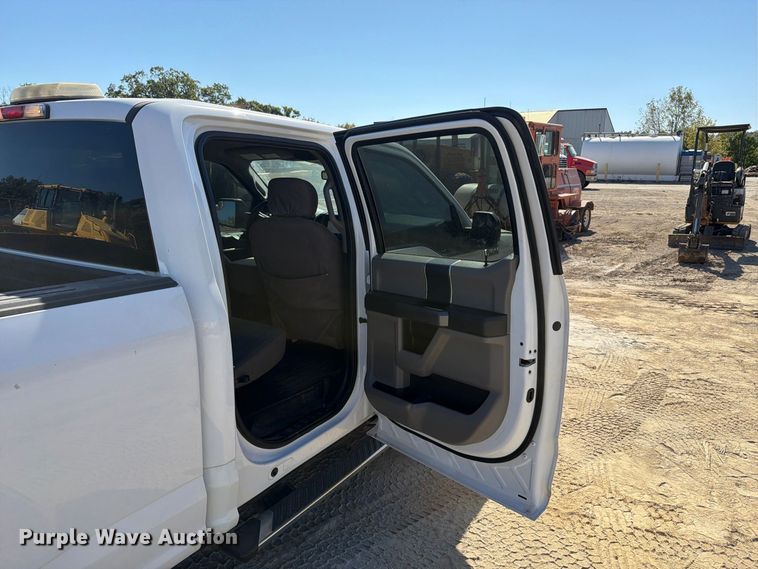 image for item FT6474 2019 Ford F-150 XLT Crew Cab pickup truck