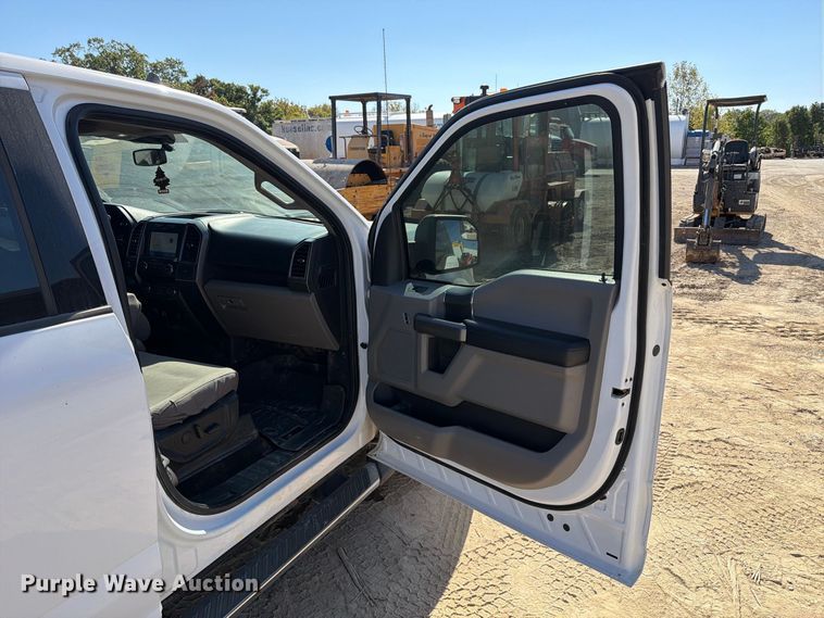 image for item FT6474 2019 Ford F-150 XLT Crew Cab pickup truck