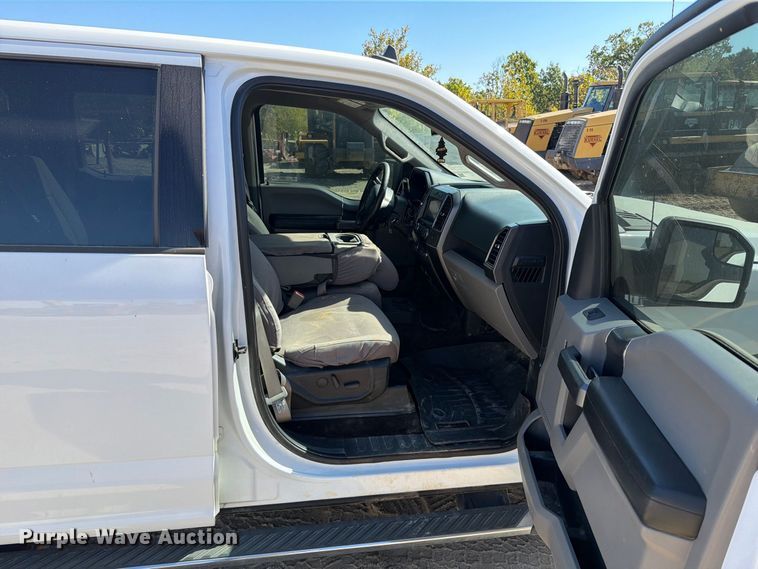image for item FT6474 2019 Ford F-150 XLT Crew Cab pickup truck