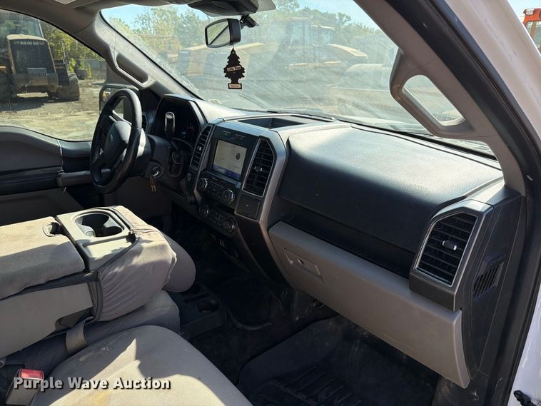 image for item FT6474 2019 Ford F-150 XLT Crew Cab pickup truck