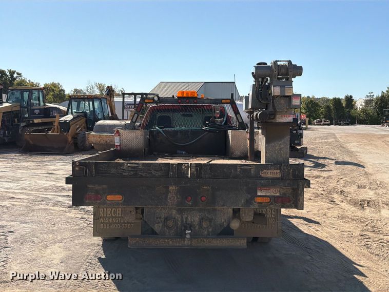 image for item FT6475 2015 Ford F450 Super Duty XL flatbed truck