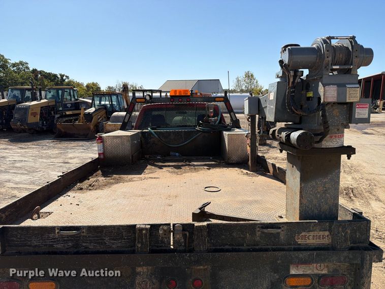 image for item FT6475 2015 Ford F450 Super Duty XL flatbed truck