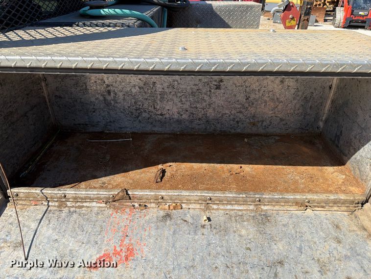 image for item FT6475 2015 Ford F450 Super Duty XL flatbed truck