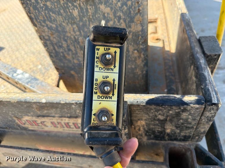 image for item FT6475 2015 Ford F450 Super Duty XL flatbed truck