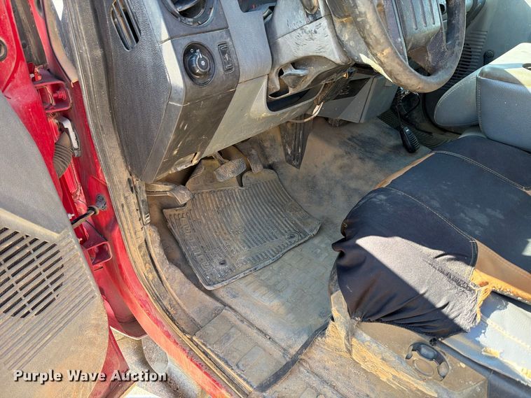 image for item FT6475 2015 Ford F450 Super Duty XL flatbed truck