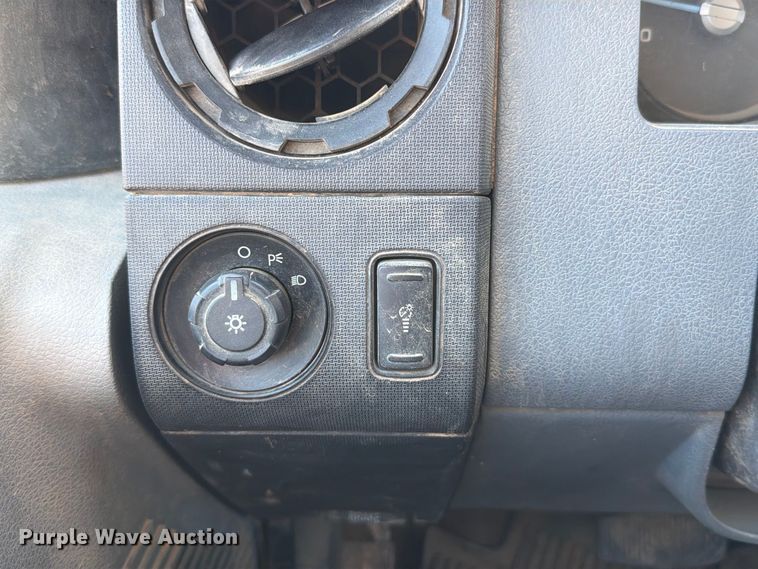 image for item FT6475 2015 Ford F450 Super Duty XL flatbed truck