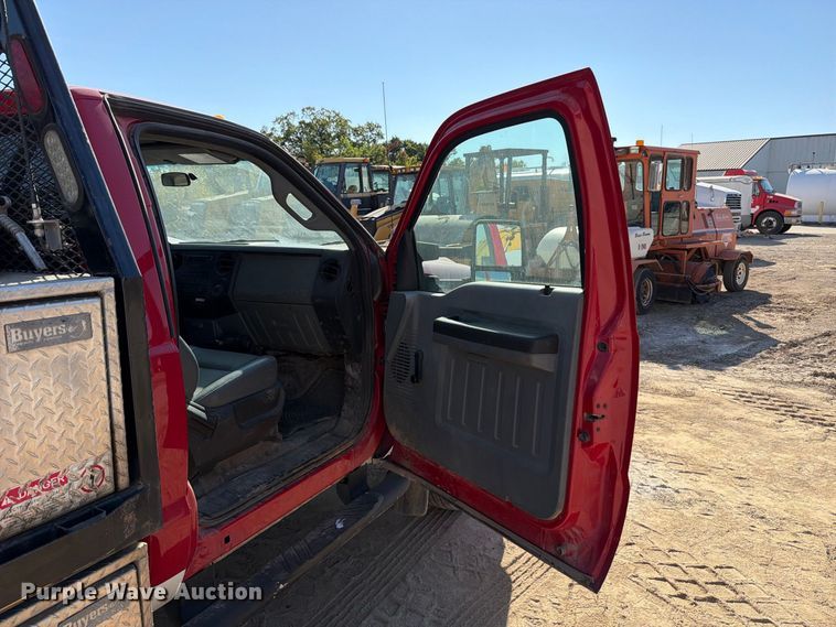 image for item FT6475 2015 Ford F450 Super Duty XL flatbed truck