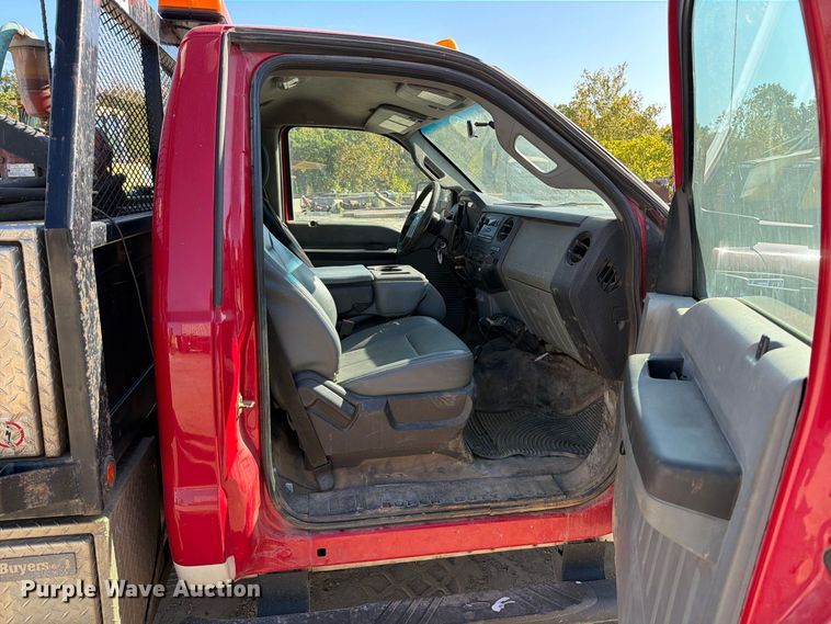 image for item FT6475 2015 Ford F450 Super Duty XL flatbed truck