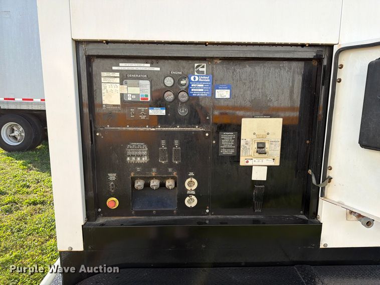 image for item FT6496 2014 Cummins C300D6R-1400800 generator