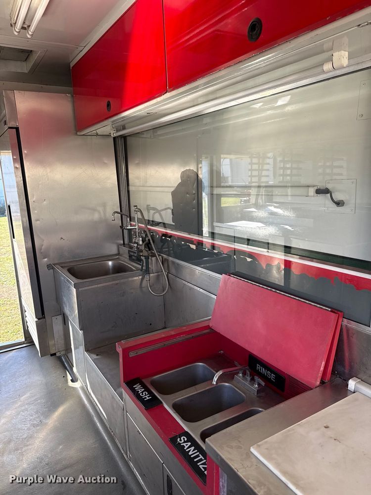 image for item FT6498 2007 Uni-Glide Deluxe Food food trailer