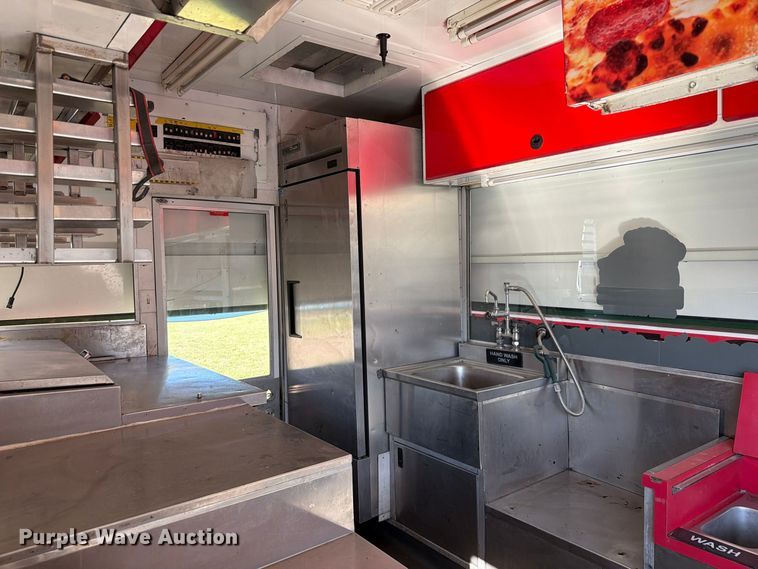 image for item FT6498 2007 Uni-Glide Deluxe Food food trailer