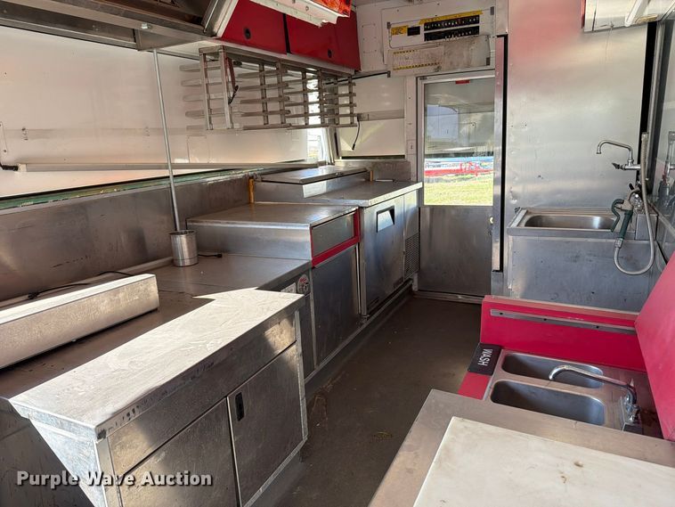 image for item FT6498 2007 Uni-Glide Deluxe Food food trailer