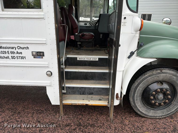 image for item FT6738 2010 IC PB105 school bus