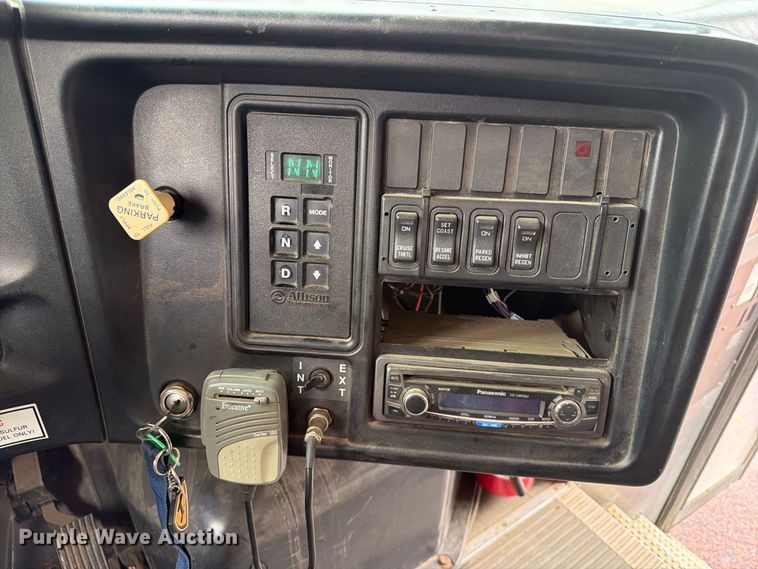 image for item FT6738 2010 IC PB105 school bus