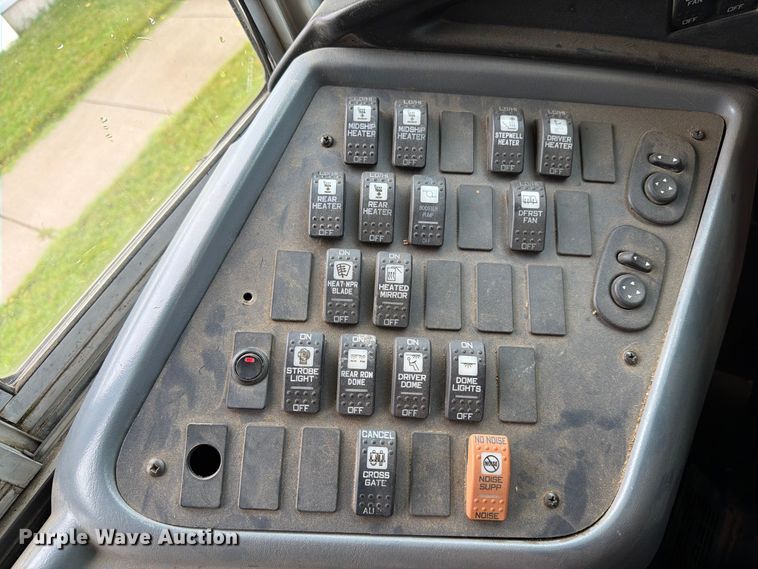 image for item FT6738 2010 IC PB105 school bus