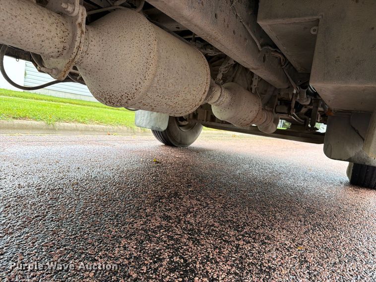 image for item FT6738 2010 IC PB105 school bus
