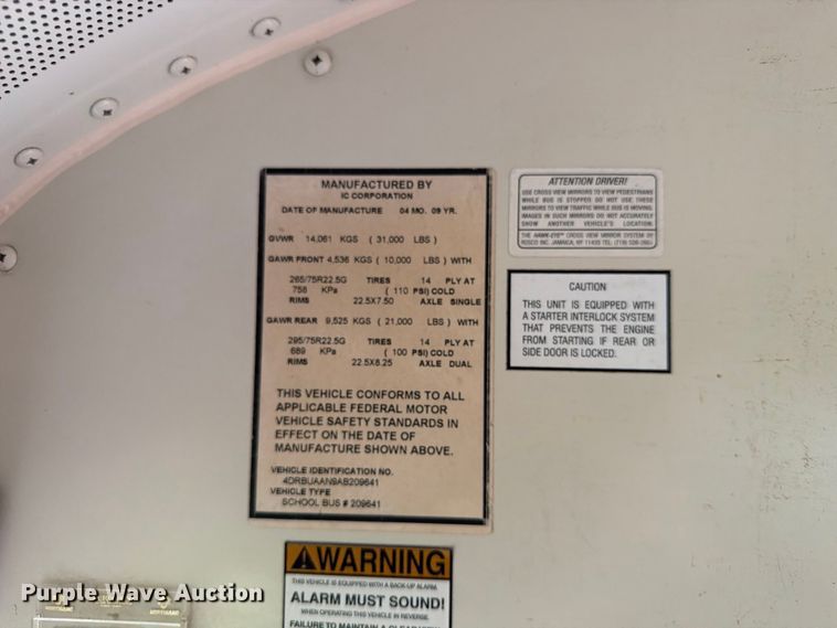image for item FT6738 2010 IC PB105 school bus